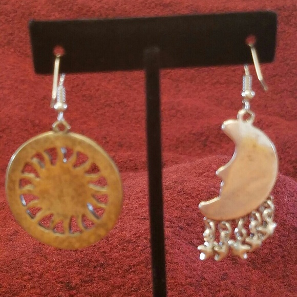 Earrings - Picture 5 of 6